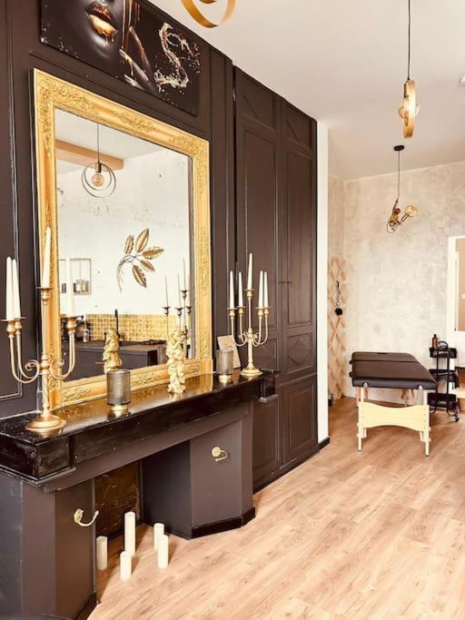 Love Room « L'Etreinte Doree » Illiers-Combray Exterior foto